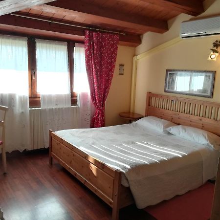 B&B L'Isola Di Casa Брембате Екстер'єр фото