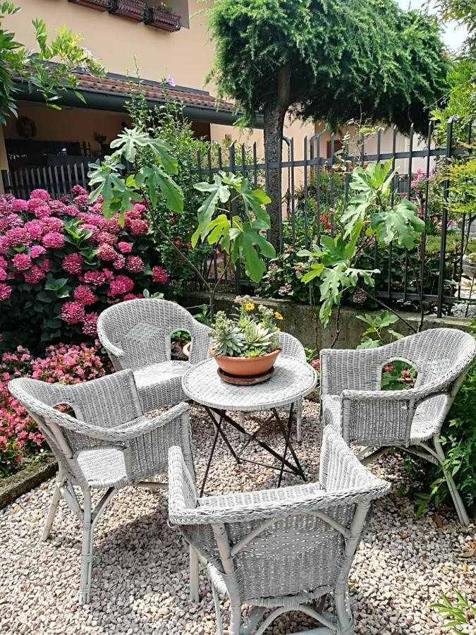 B&B L'Isola Di Casa Брембате Екстер'єр фото
